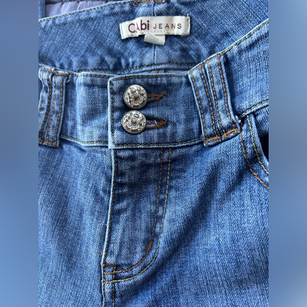 EUC CAbi Jeans Style 347 Lou Lou Classic Casual Denim Light Wash Women’s Size 4 - Picture 8 of 16